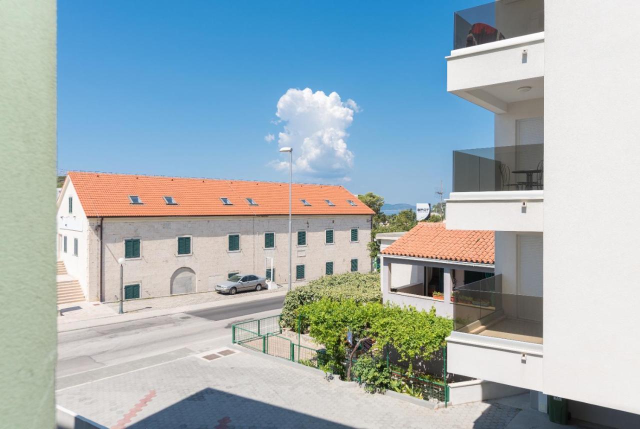 East Side Deluxe * Makarska