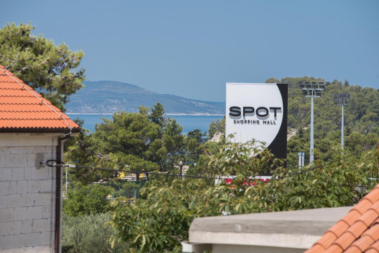 East Side Deluxe * Makarska